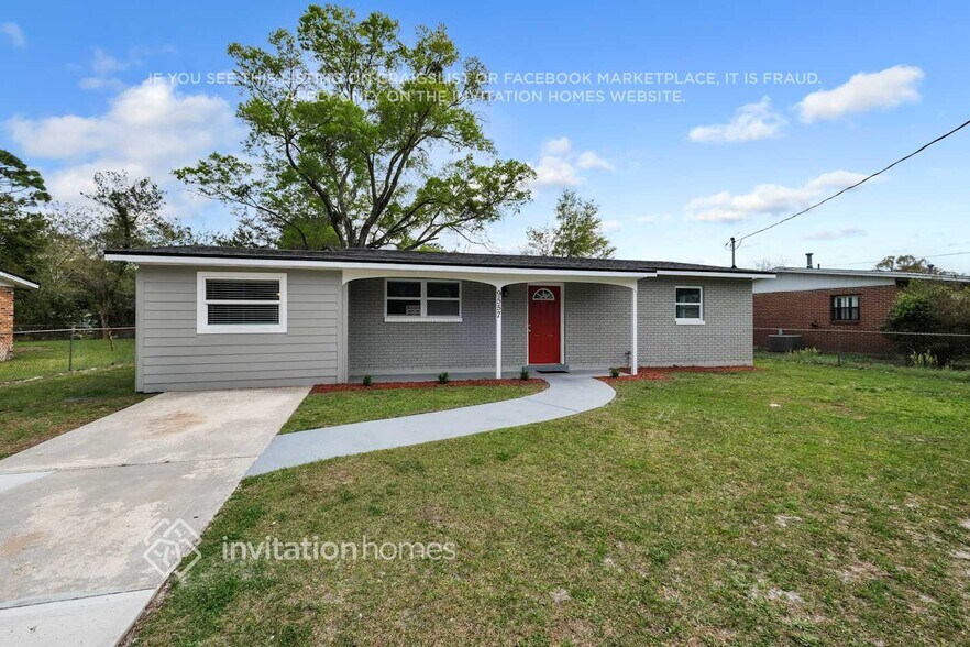 Building Photo - 9557 Priory Ave
