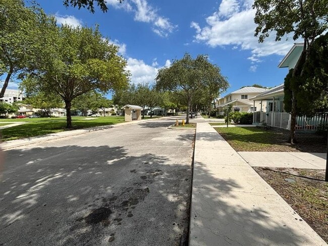 Building Photo - 400 NW 19th Terrace