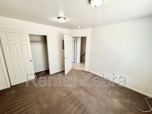 Building Photo - 2935 Willowbrook Dr