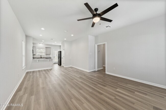 Building Photo - 107 Segovia Wy