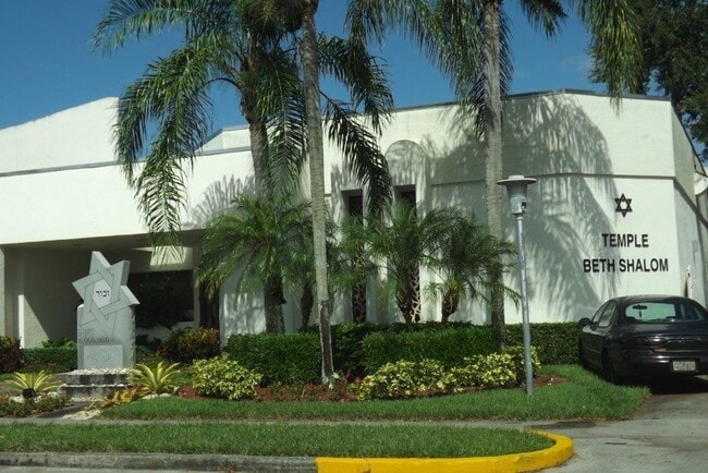 Building Photo - 4014 Cornwall A