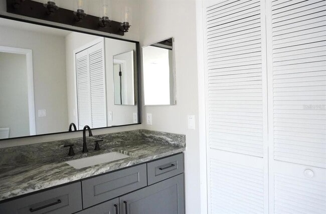 Building Photo - 7811 Bay Cedar Dr