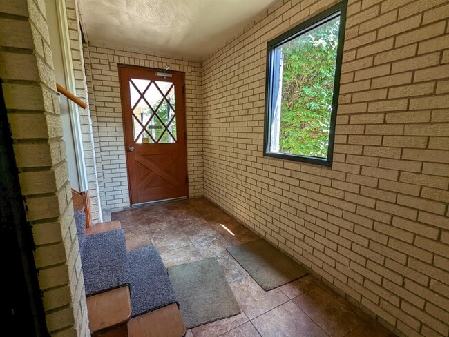 Building Photo - 235 E Palatine Rd