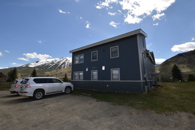 Building Photo - 2 Bed / 2 Bath Condo for Rent – Riverbend Subdivision, Crested Butte