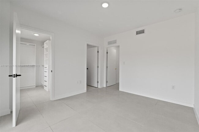 Building Photo - 26126 SW 146th Ave