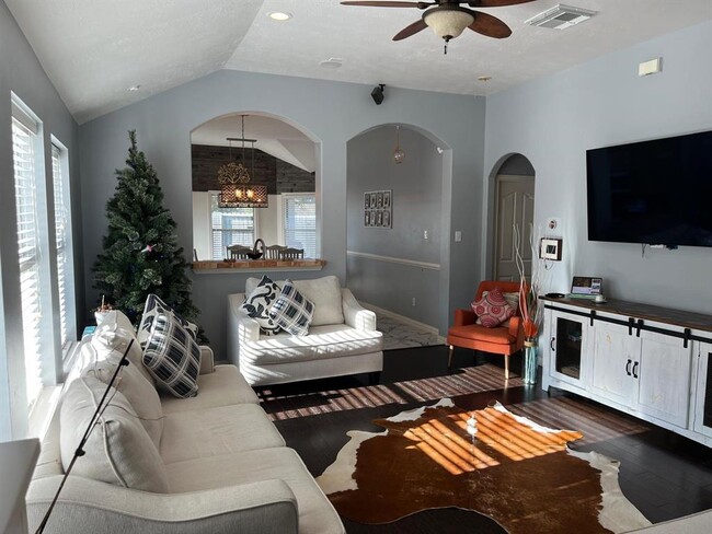 Building Photo - 4615 Parkstone Bend Ct
