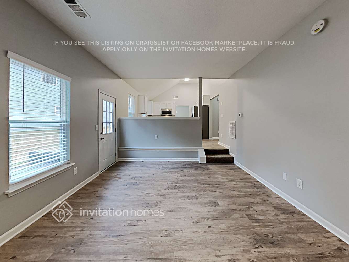 Building Photo - 3913 Arabian Way SW