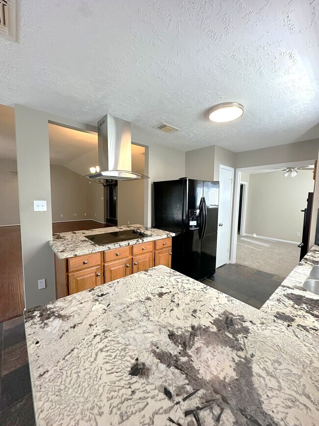 Building Photo - 21314 Highland Knolls Dr