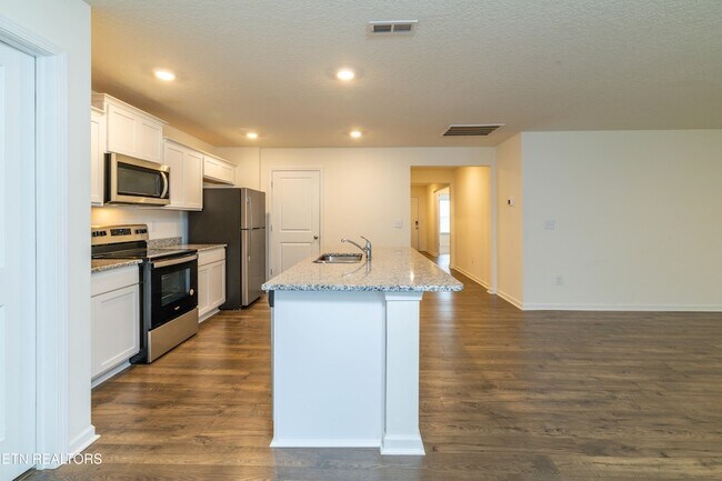 Building Photo - 7452 Game Bird St