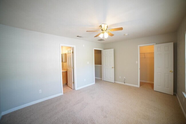 Building Photo - 2403 Hartsfield Rd