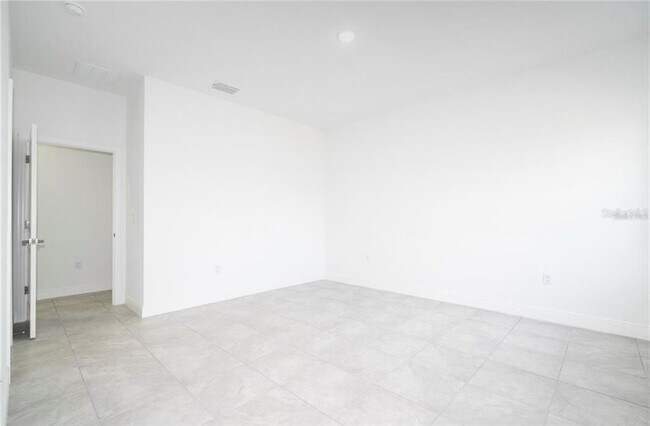 Building Photo - 2901 W Redgate Dr