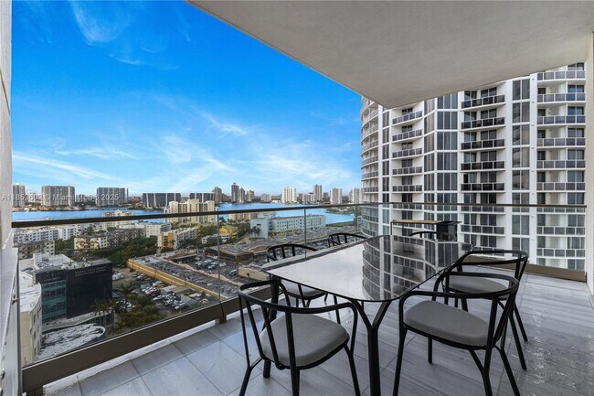 Building Photo - 17975 Collins Ave