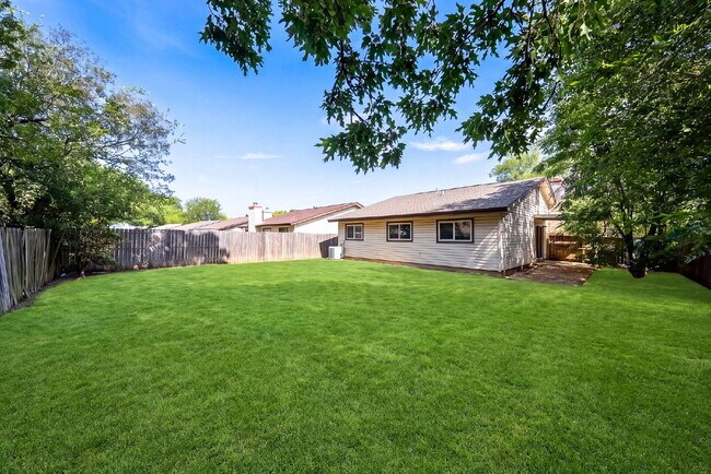 Building Photo - Ask about current rent incentives and specials being offered and book your self guided tour today.
