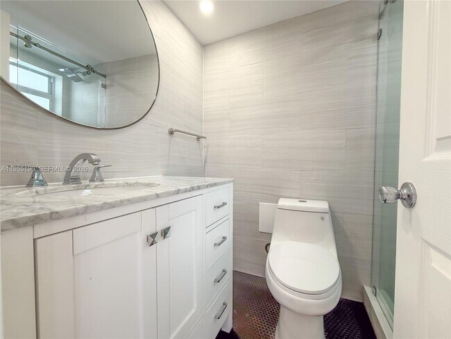 Building Photo - 4141 Nautilus Dr