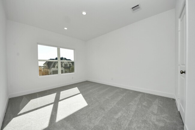 Building Photo - 31046 Vintage Crk Ln