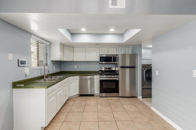 Building Photo - Remodeled 2 bedroom unit just minutes from...