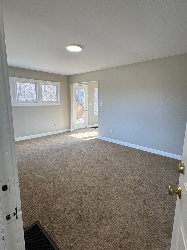 Building Photo - 3-Bedroom Home on Wooded Lot | Flexible Move-in Date!