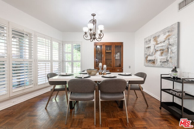 Building Photo - 2559 Hutton Dr