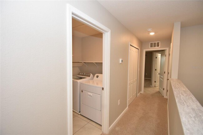 Building Photo - 207 Redbud Rd