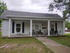 Building Photo - 400 W Cedar St