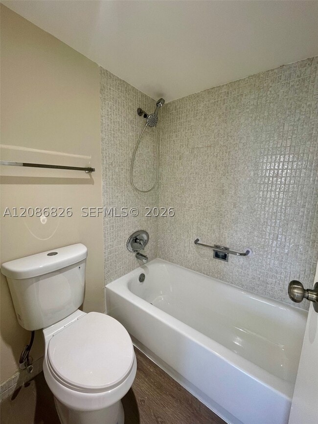 Building Photo - 20400 W Country Club Dr