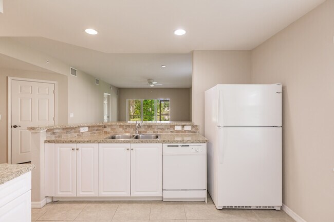 Building Photo - 27500 Palmesta Circle