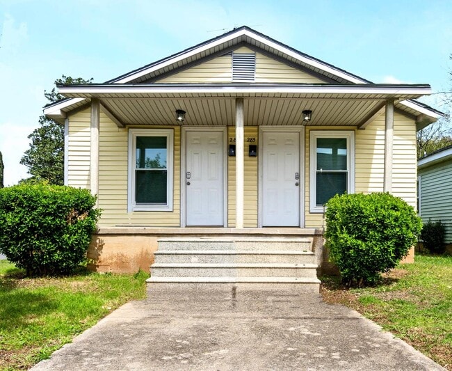 Building Photo - 283 Malvern Dr SW