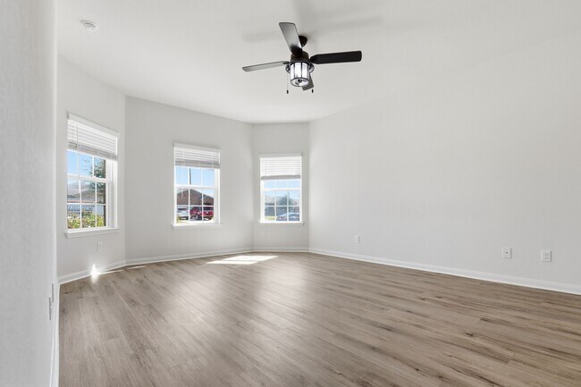 Building Photo - 2044 Mule Ridge Dr