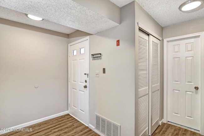 Building Photo - 159 Tulip Ln