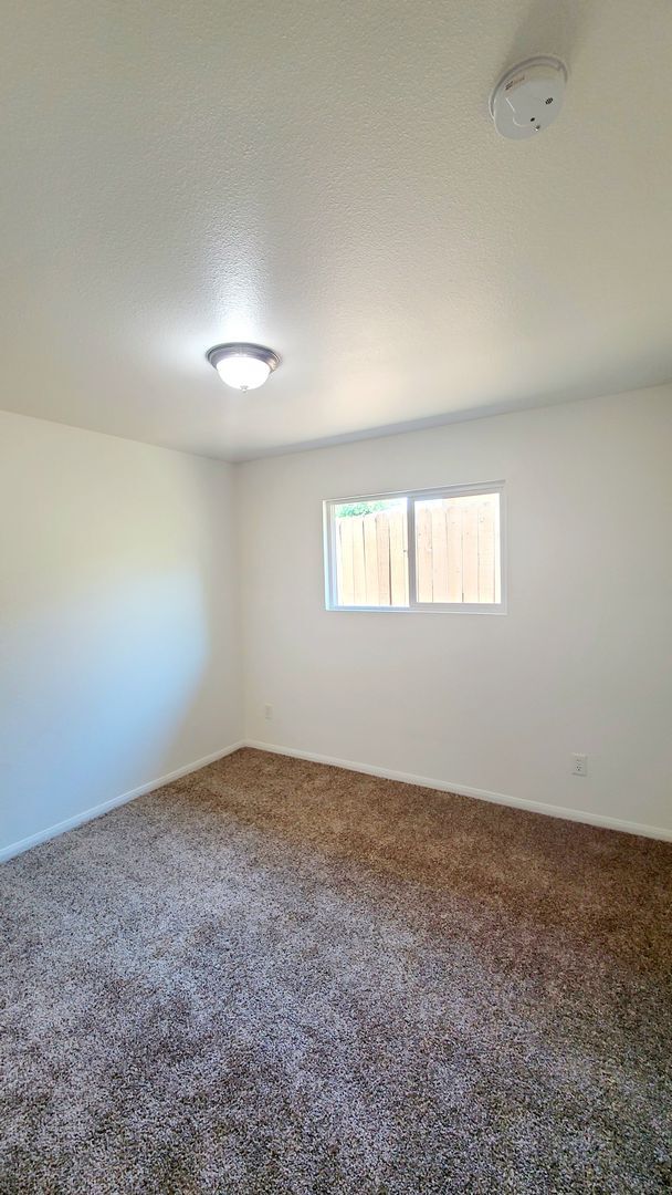Building Photo - Perfect Single Story Condo Available!