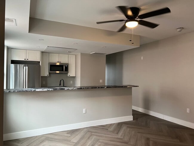 Building Photo - eml649