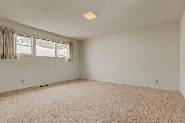Building Photo - Ocean View Condo in Pacific Grove
