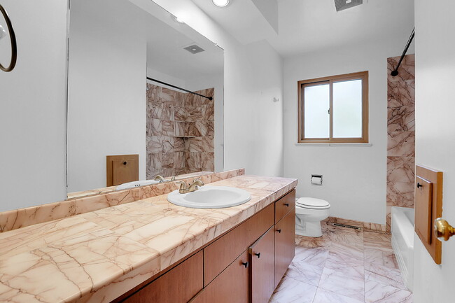 Building Photo - $3,000.00, 3 Bed, 3 Bath, Single Family Ho...