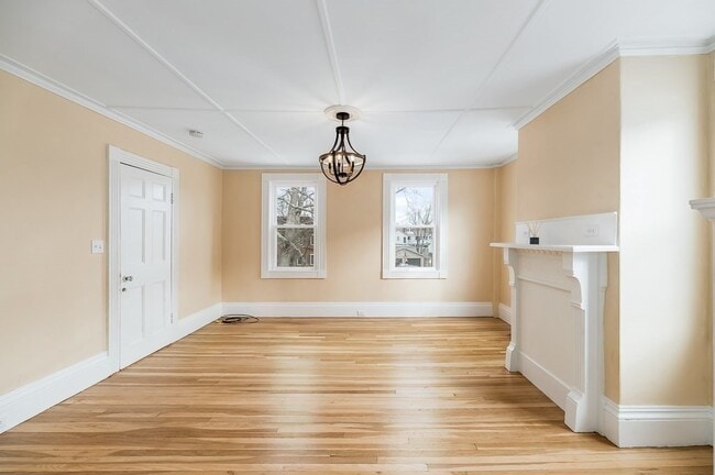 Building Photo - 13 Washington St