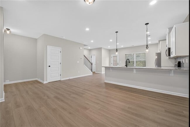 Building Photo - 58 Jacobs Farm Ln
