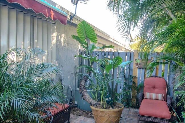 Building Photo - 8044 NW 41 Ct