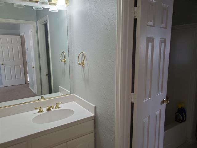 Building Photo - 5305 Coachman Ct