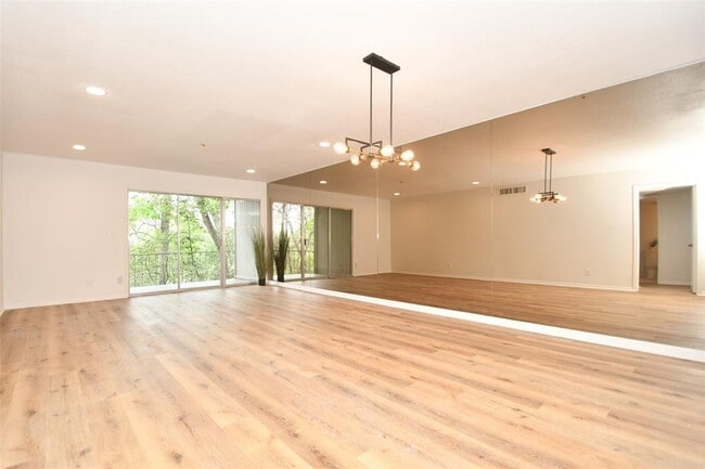 Building Photo - 6529 Bayou Glen Rd