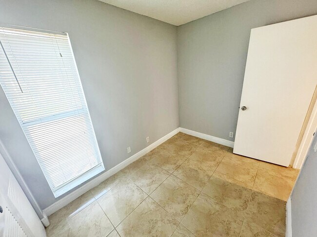 Building Photo - 4411 Treehouse Ln