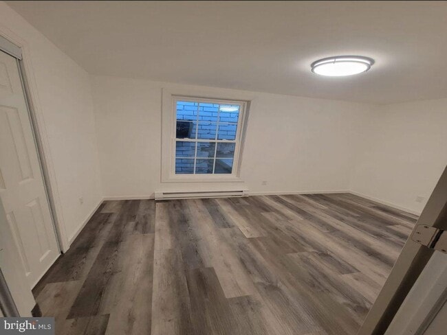 Building Photo - 145 W Main St