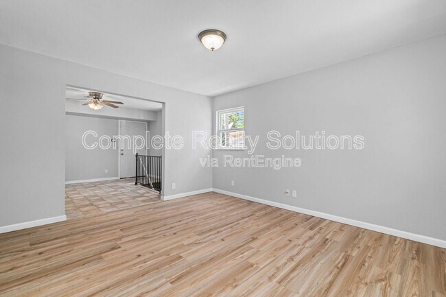 Building Photo - 10423 Balmoral Dr