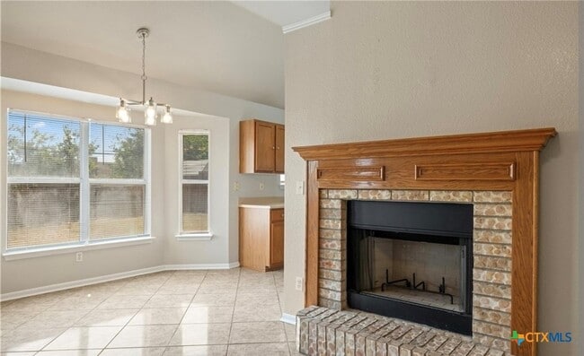 Building Photo - 2908 Southhill Dr
