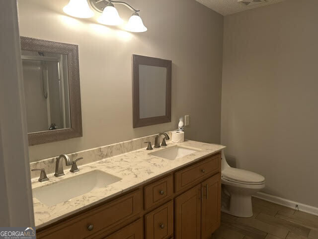 Building Photo - 527 Acorn Ln