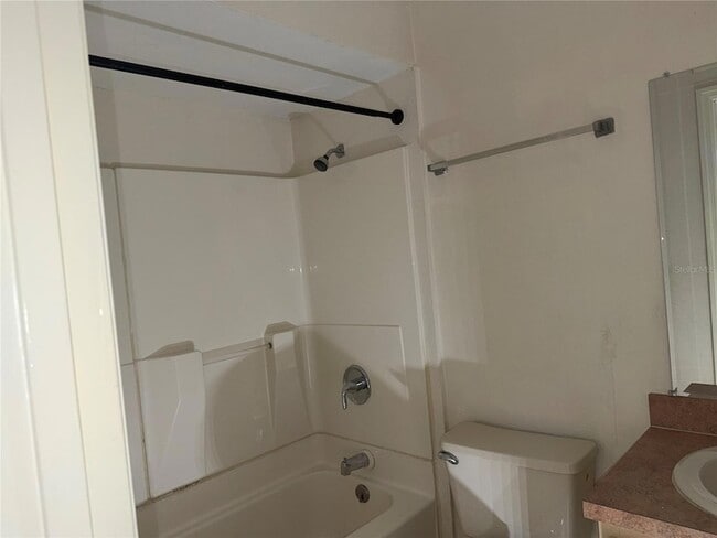 Building Photo - 327 Dundee Dr