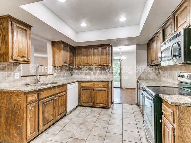 Building Photo - 3716 Summer Cloud Dr