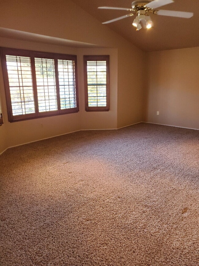 Building Photo - "Spacious 4-Bed, 3-Bath Oasis in Gold River with pool!"