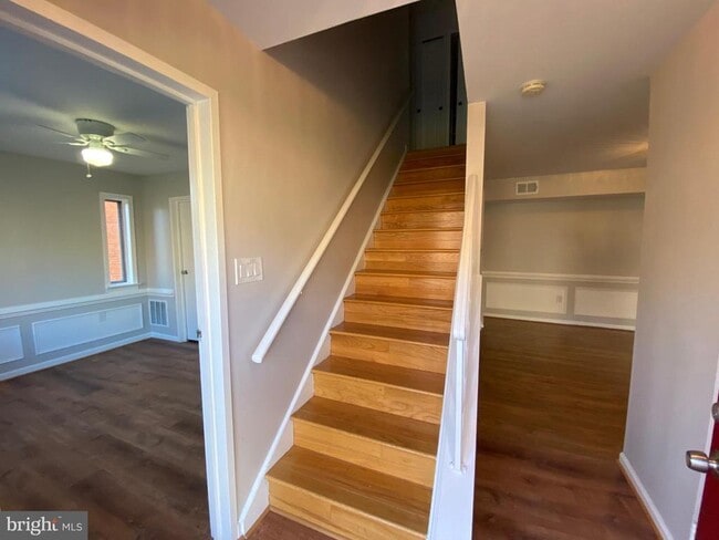 Building Photo - 4597 Logsdon Dr