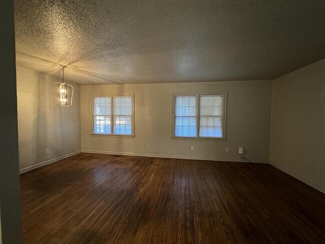 Building Photo - 3212 Ardyce Dr