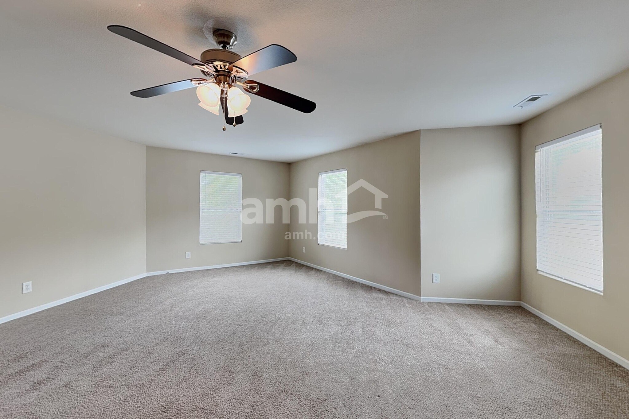 Building Photo - 1320 Perga Ct