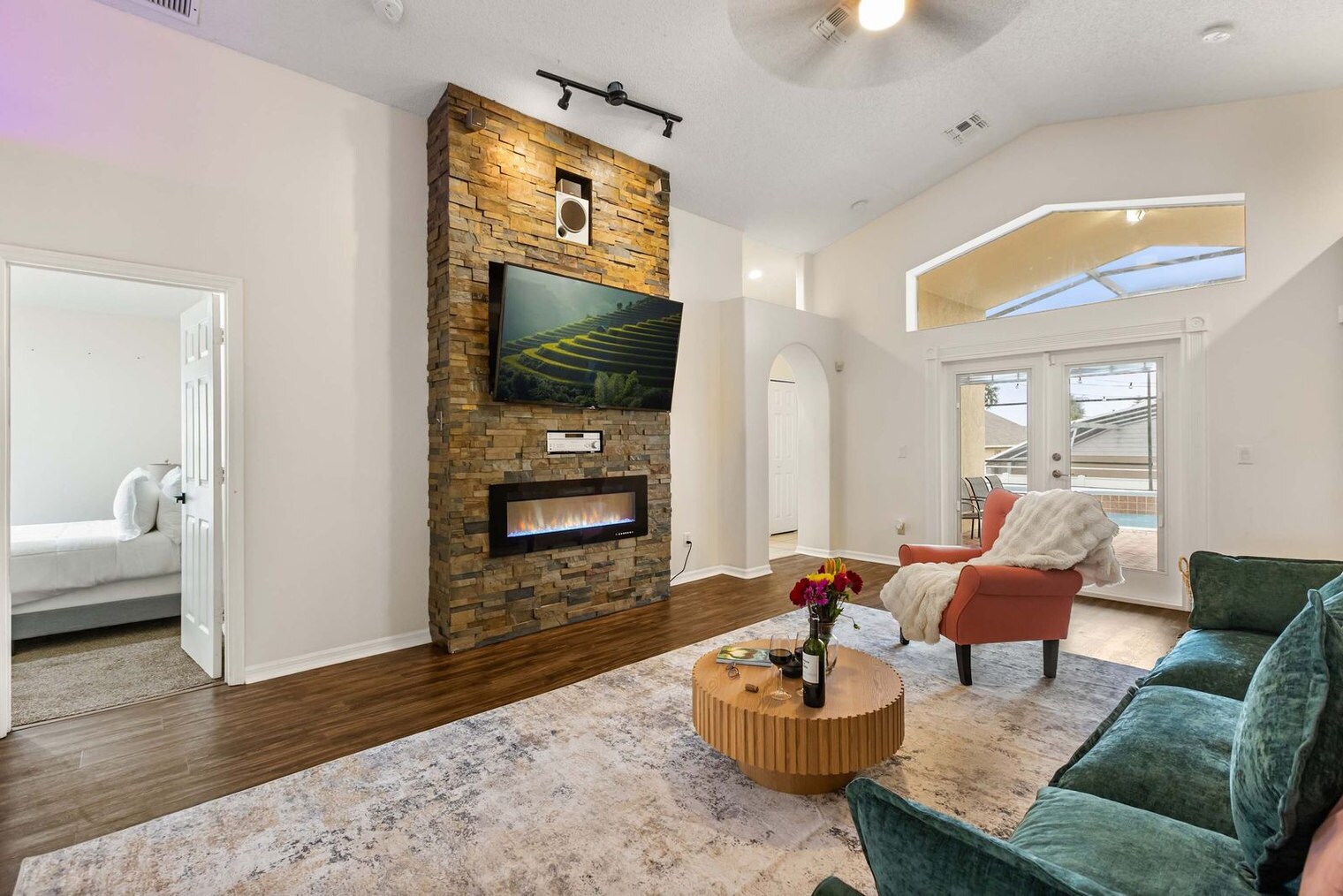 Building Photo - 2660 Oneida Loop